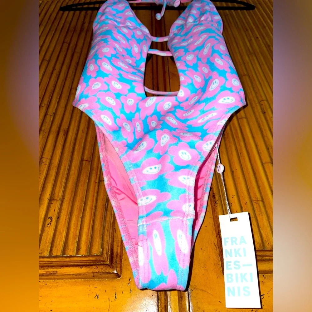 Frankie’s Bikinis Sz Med NWT Paris Terry Halter One-Piece Daisy Dream